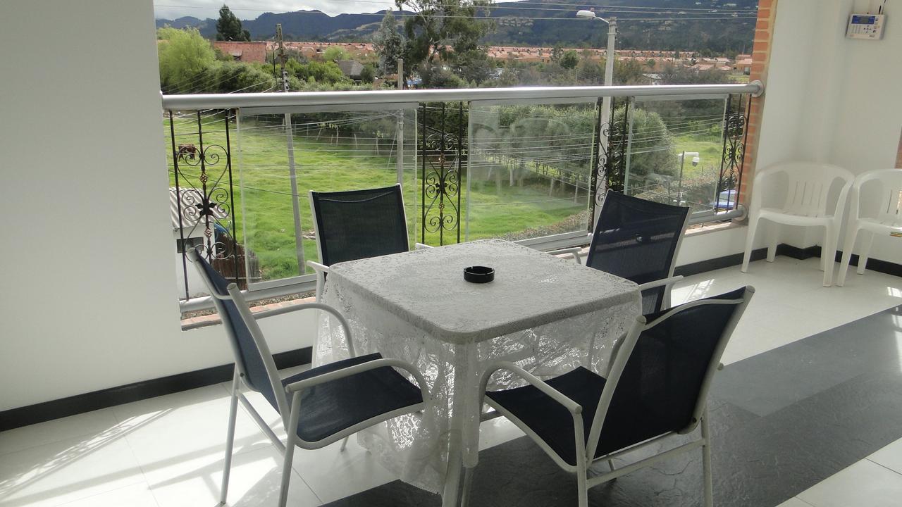 Hotel Campestre Villa Juliana Chia Bagian luar foto